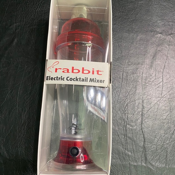 NEW - Rabbit Electric Cocktail Mixer - Red (holds 18 ounces) - Picture 2 of 4